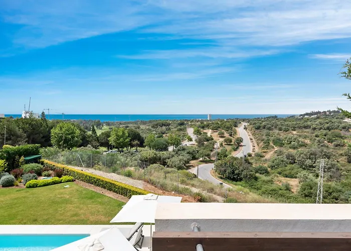 Mariposa Villa *